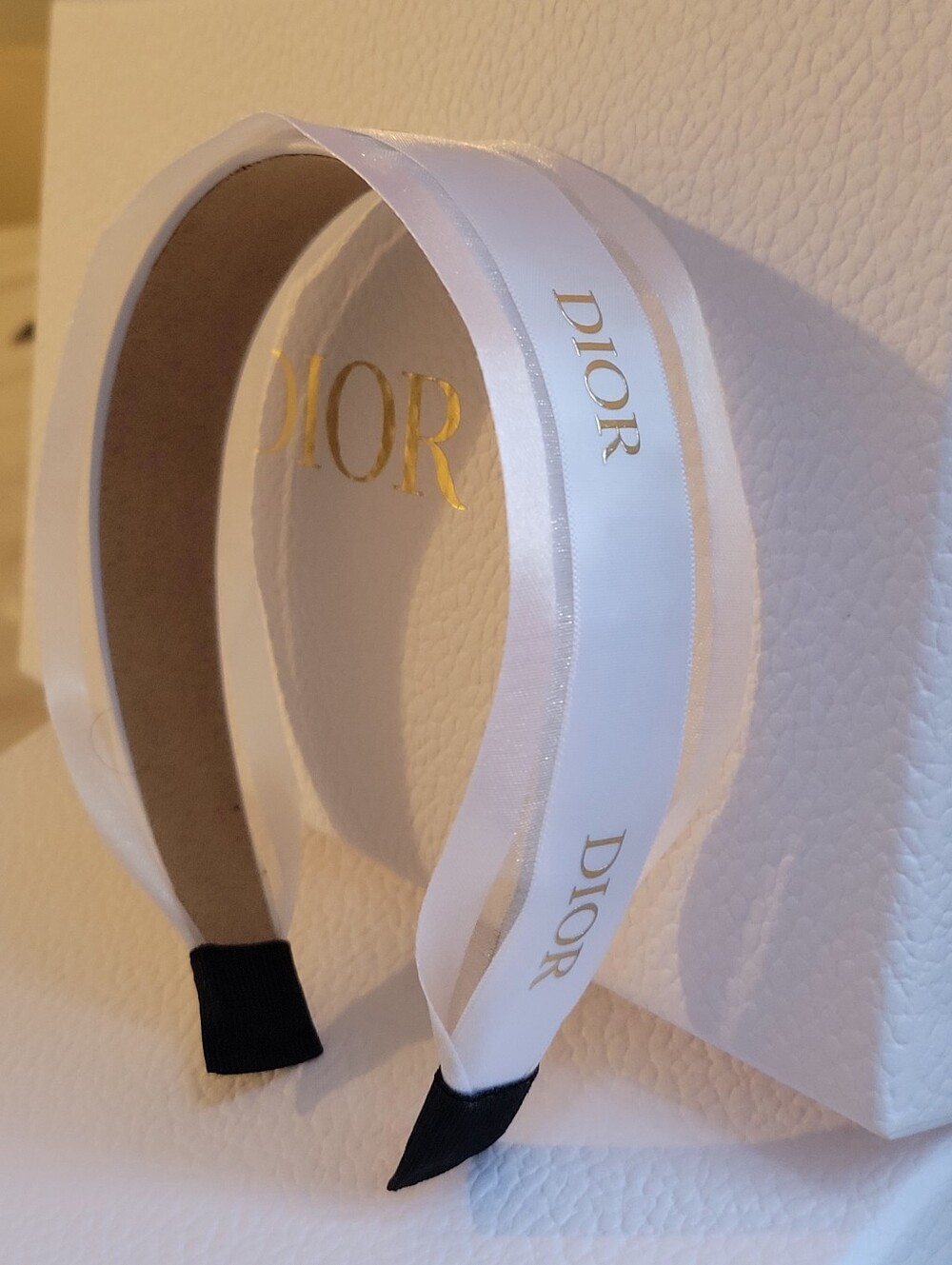 Dior White & Gold Ribbon - Picture 8 of 11